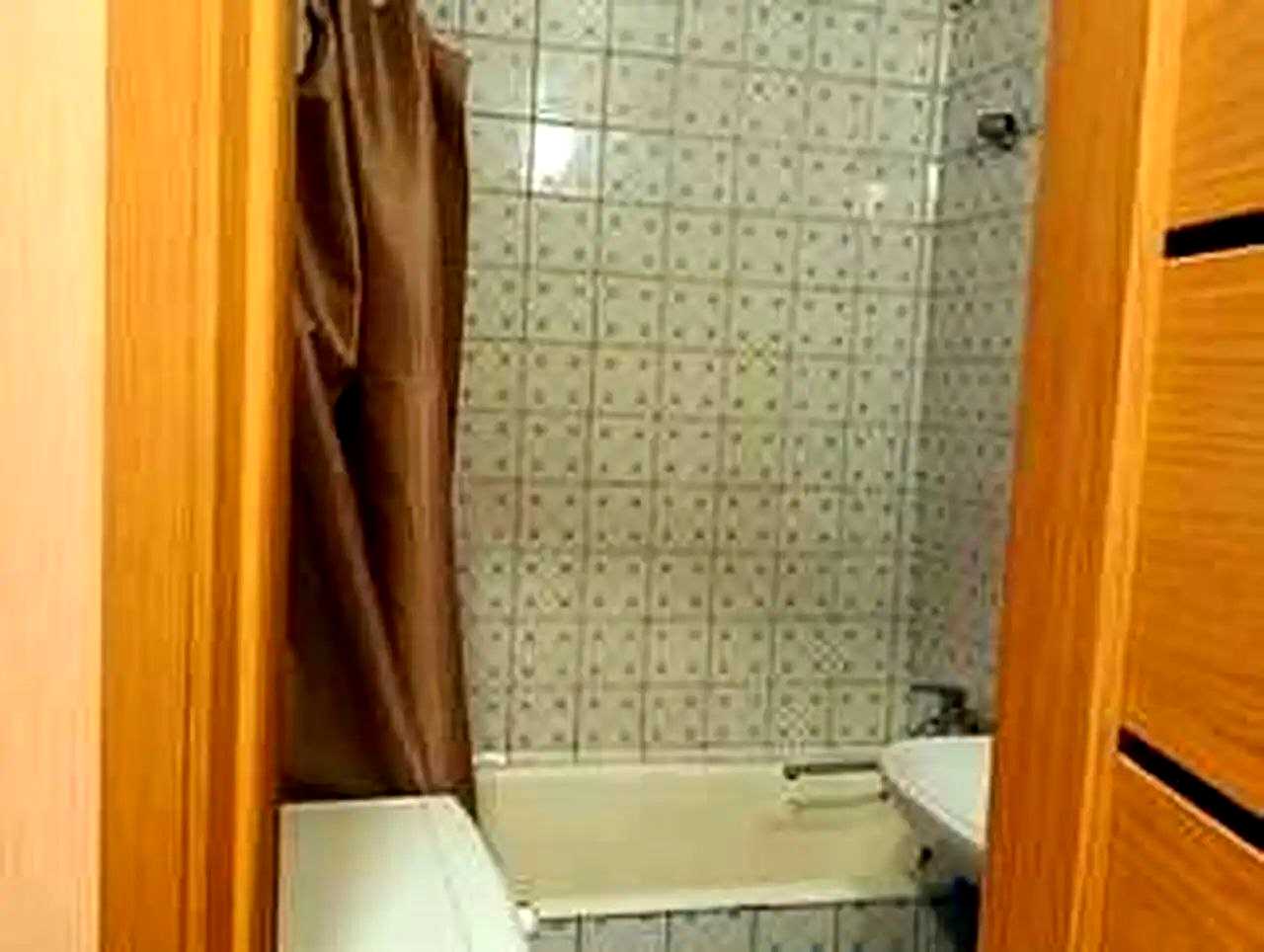 1880099406256163