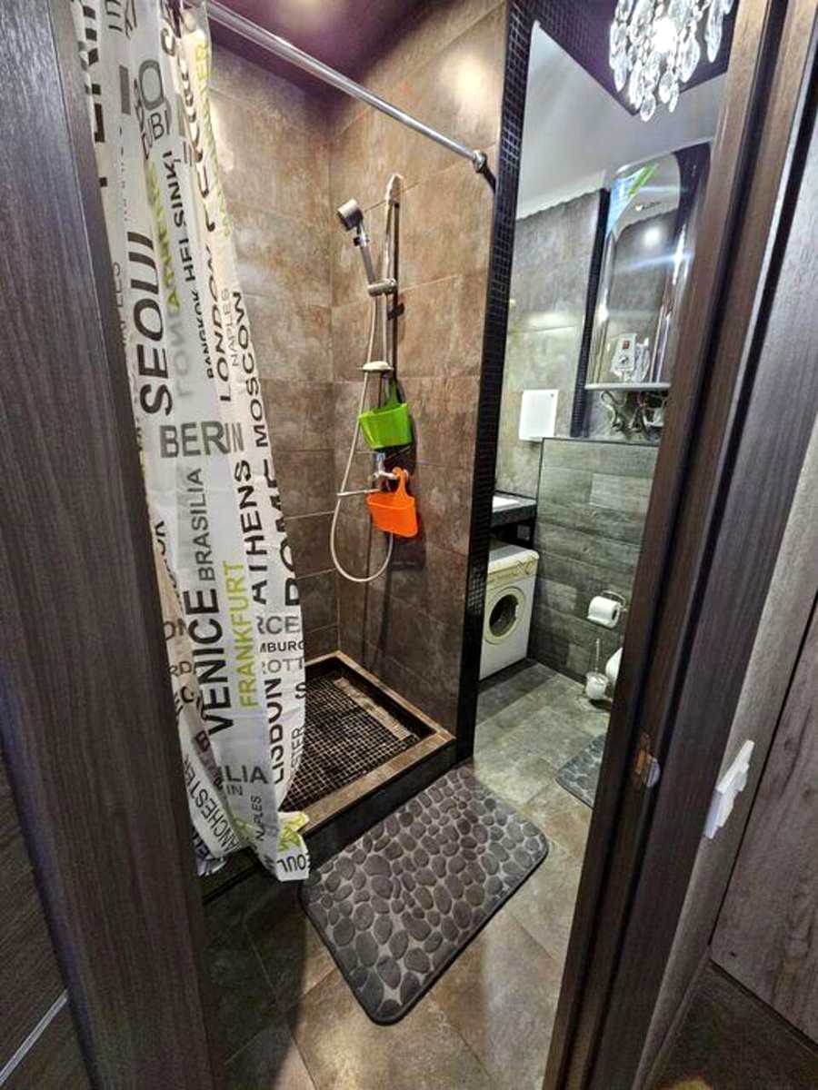1880099470438122