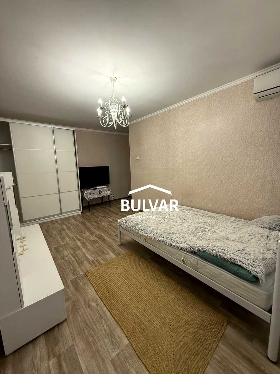 1880099996069332