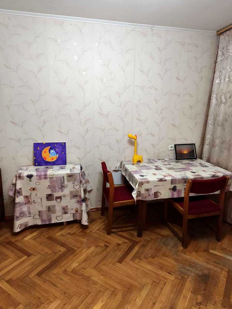 1880101277619309