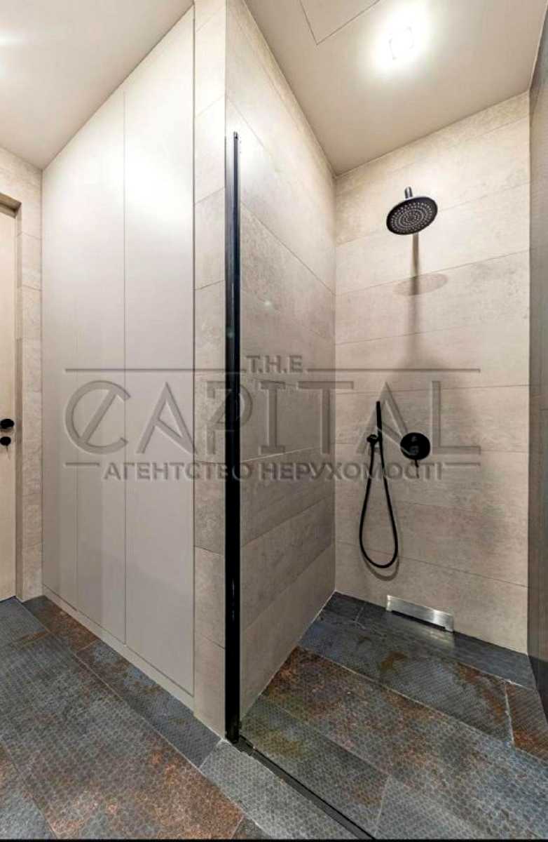 1880102031341932