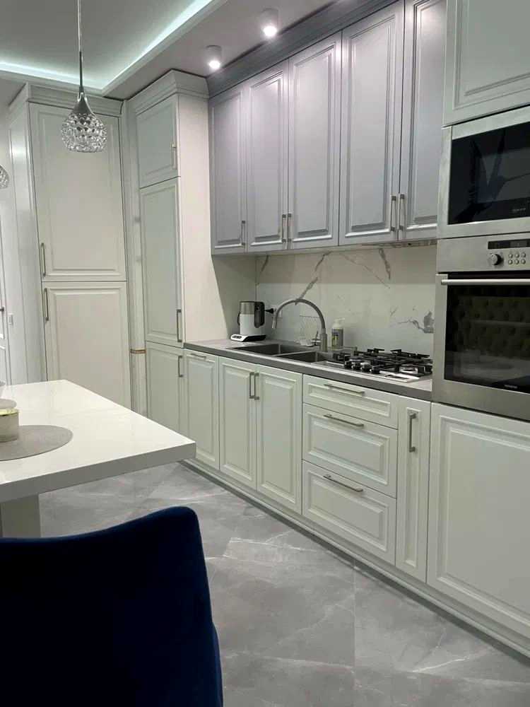 1880102276329797