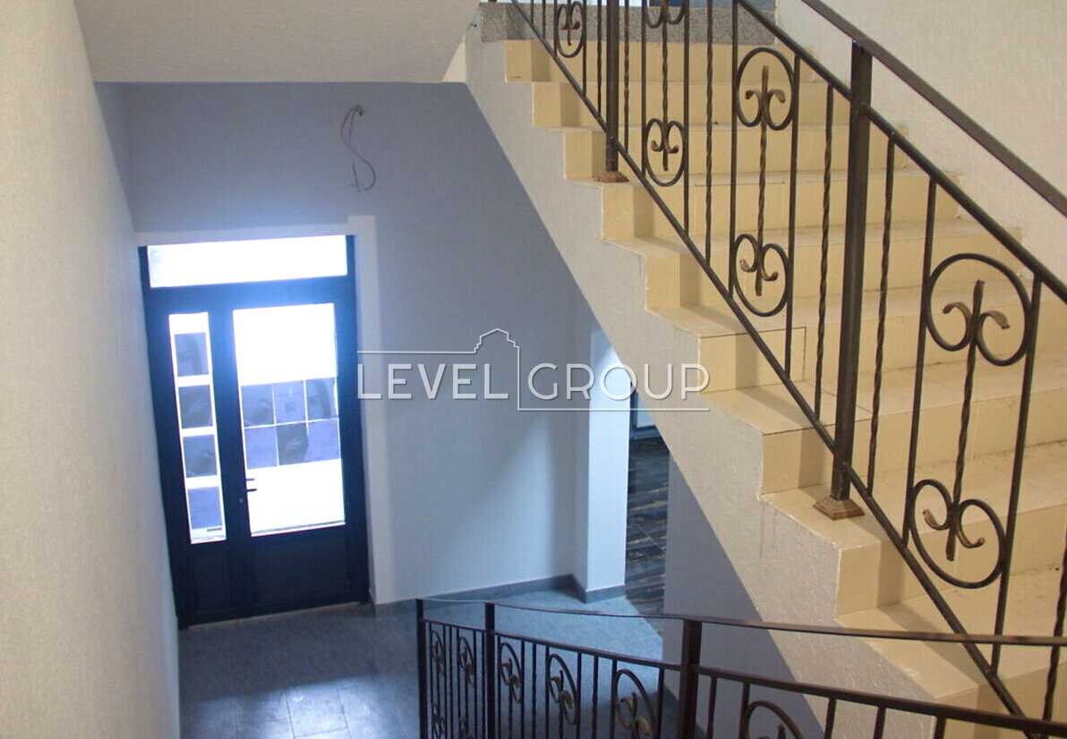 1880103064047296