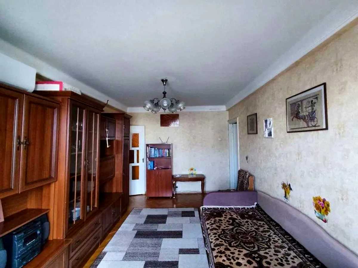 1880105657638339