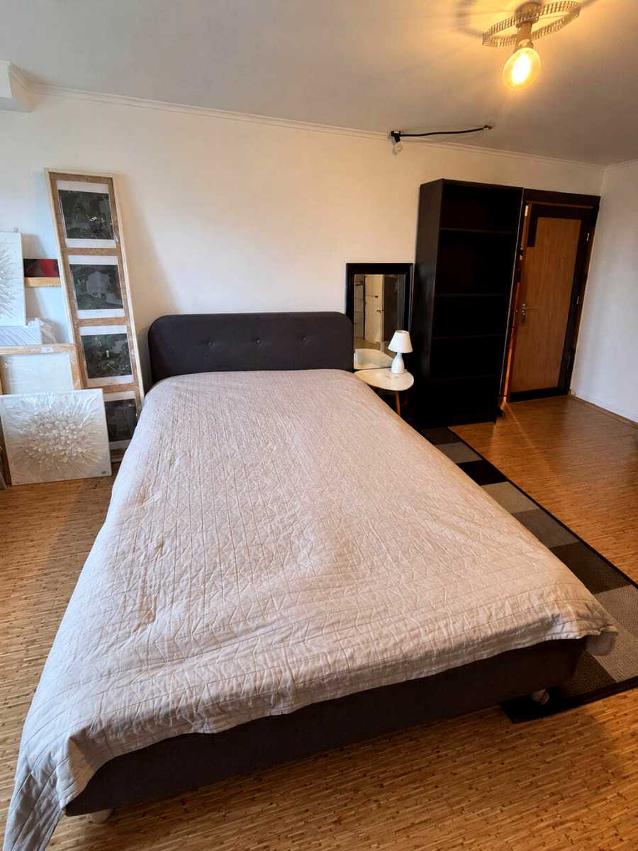 1880107415423685