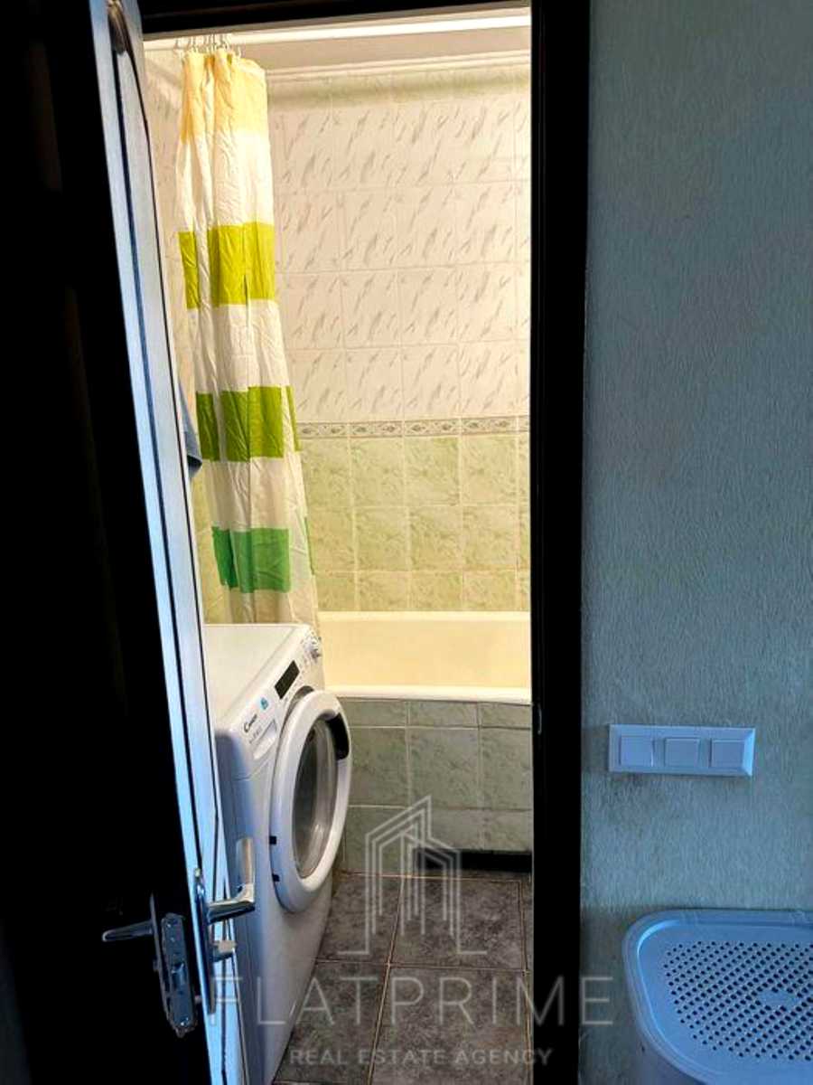 1880109305240770