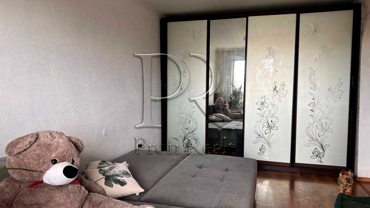 1880109626541248