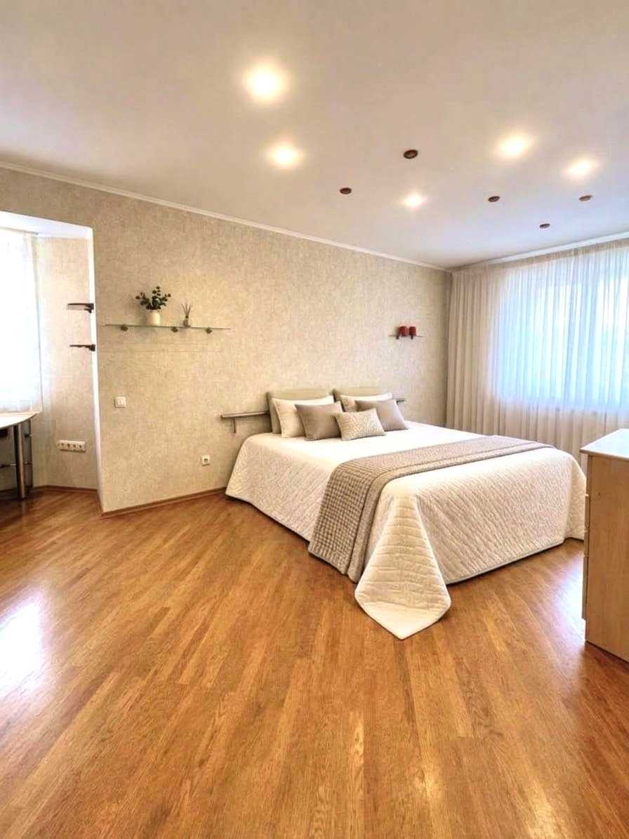1880112149996533