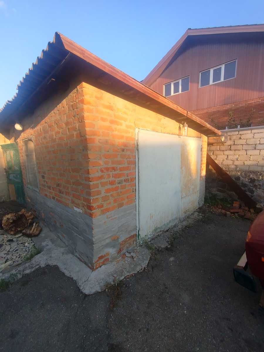 1880114748447649