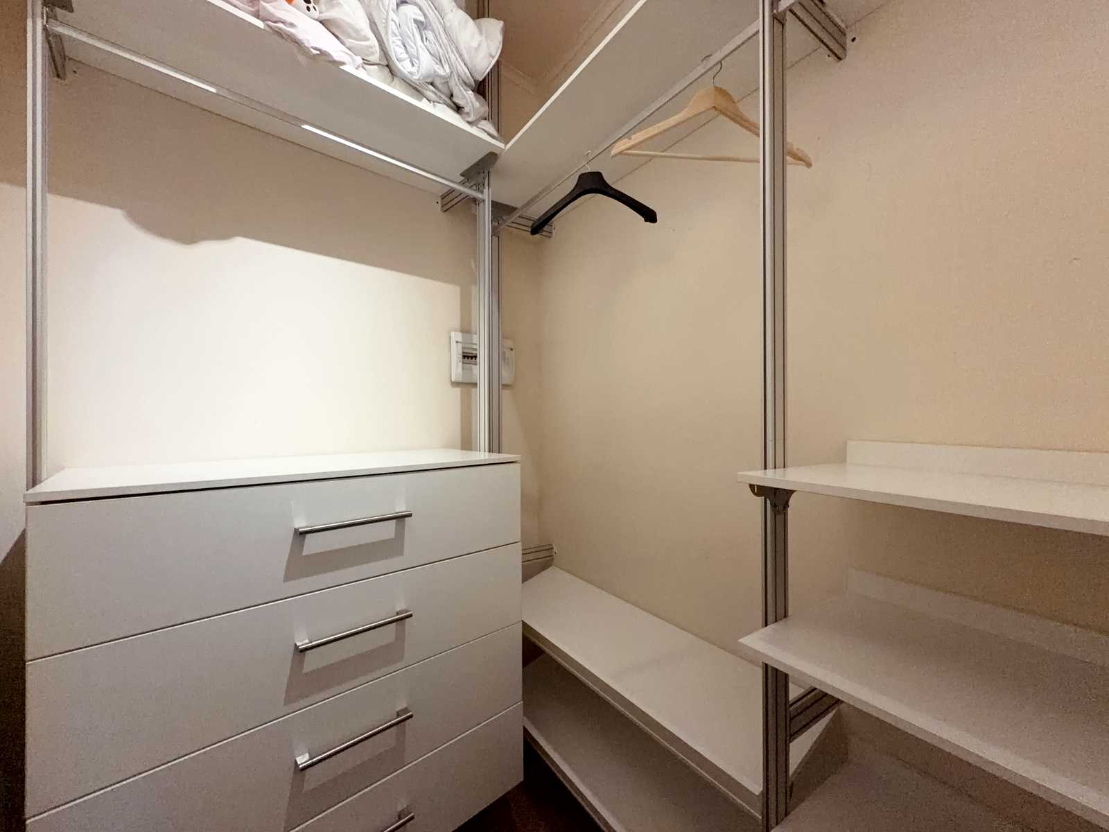 1880117570807739