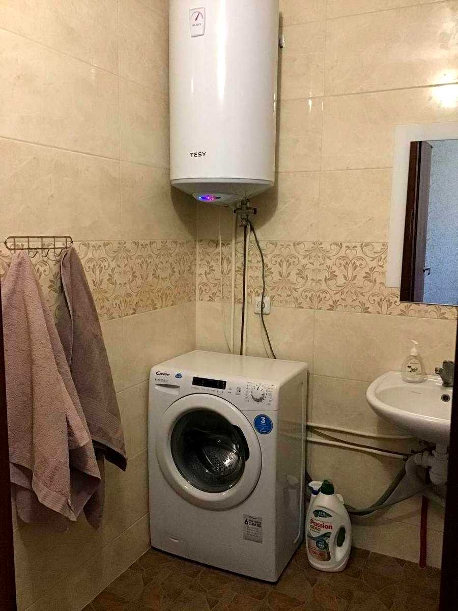 1880117996211989