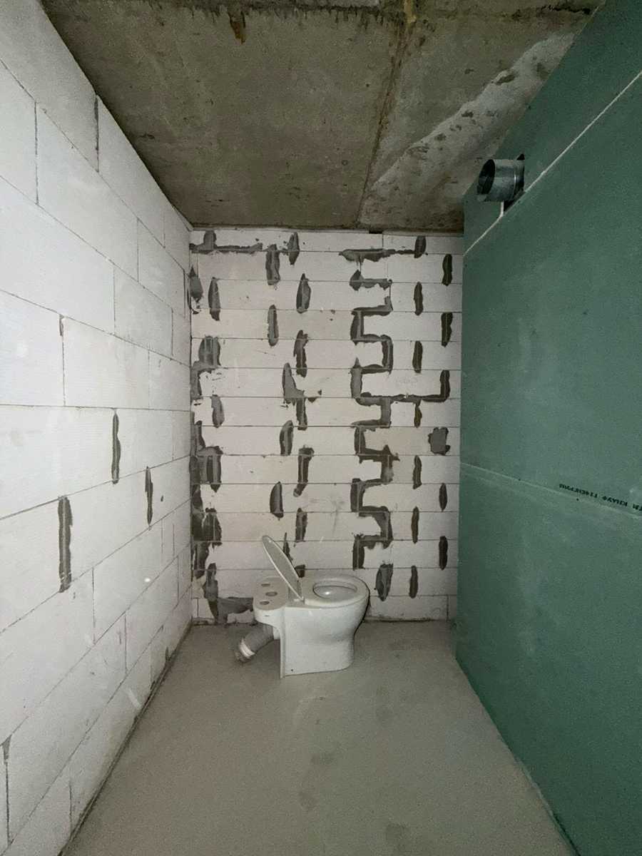1880118516872000