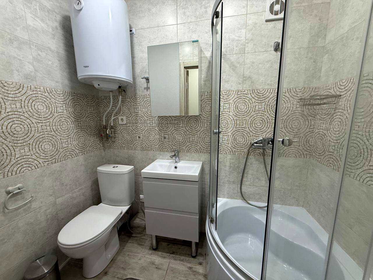 1880118753096704