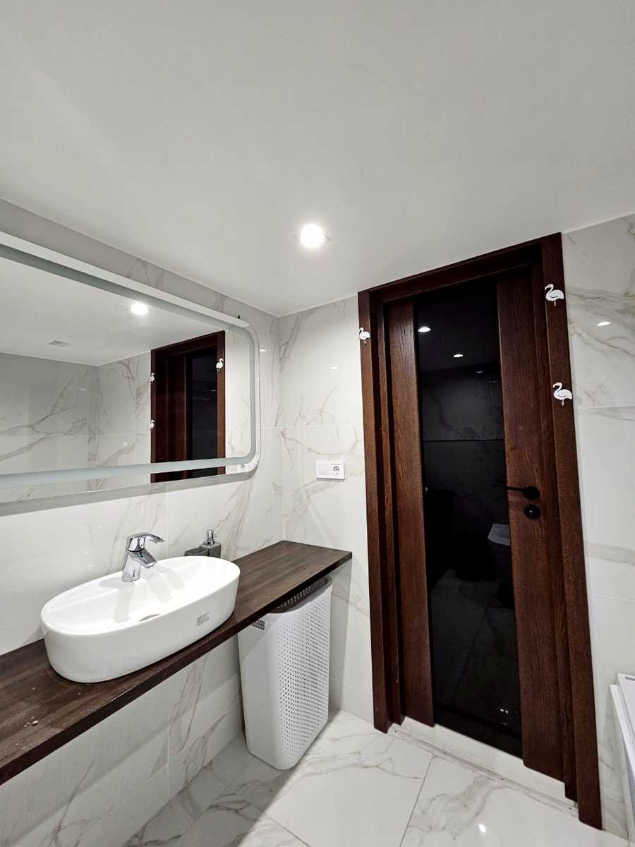 1880119346586315