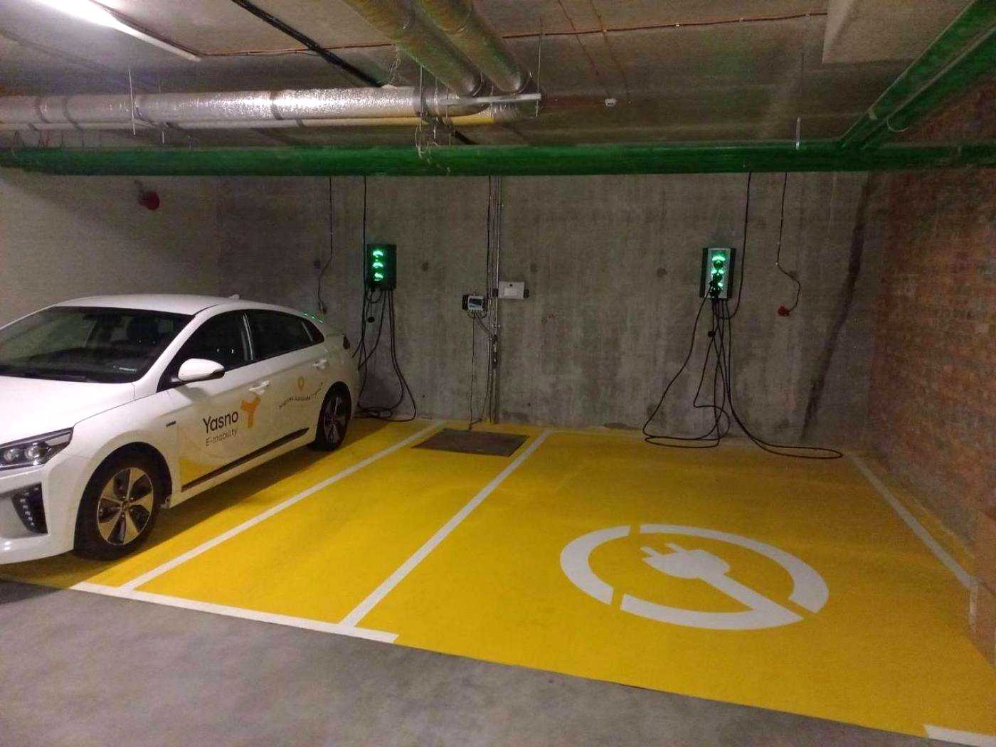 1880119692725319