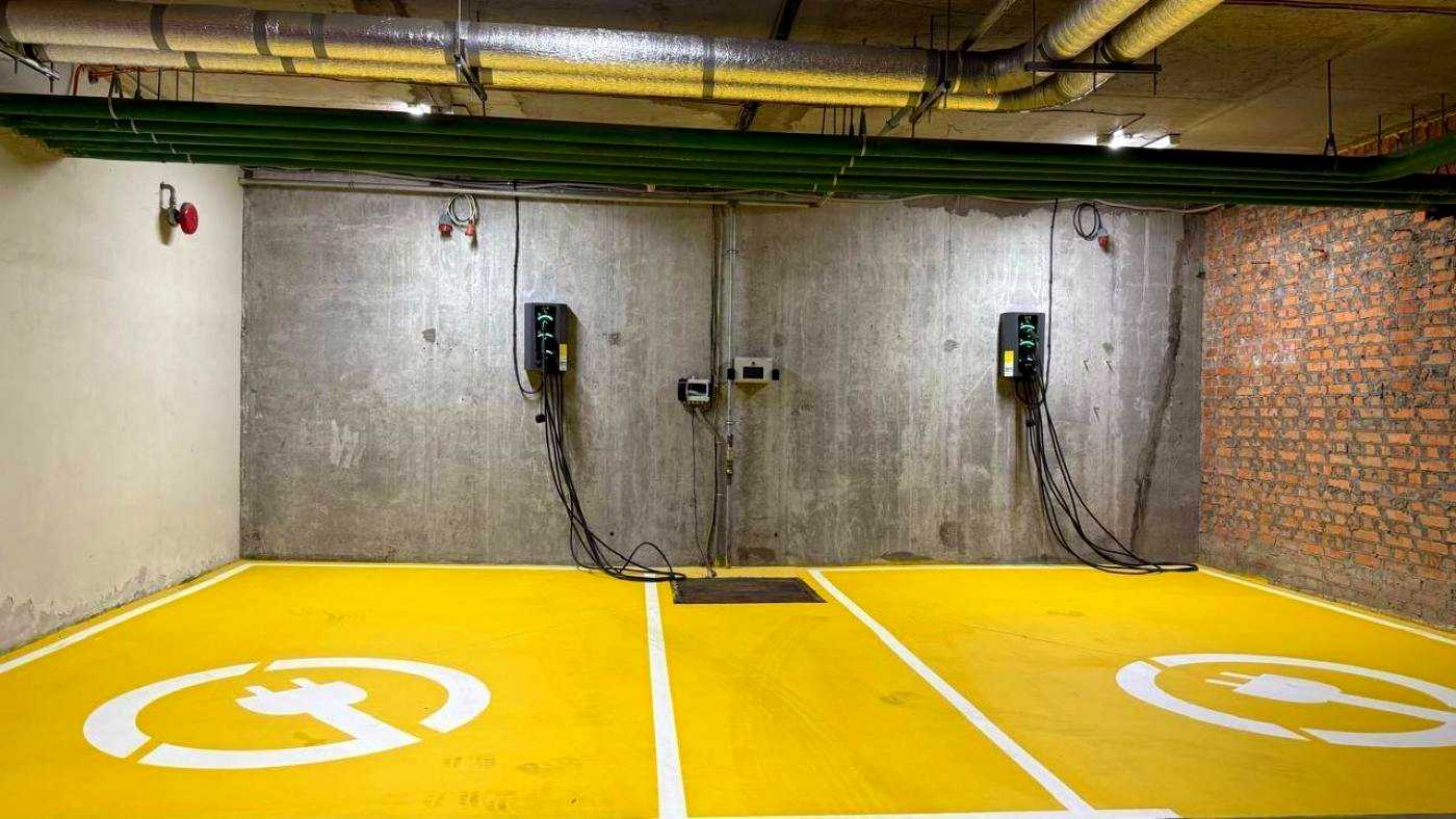1880119692739603