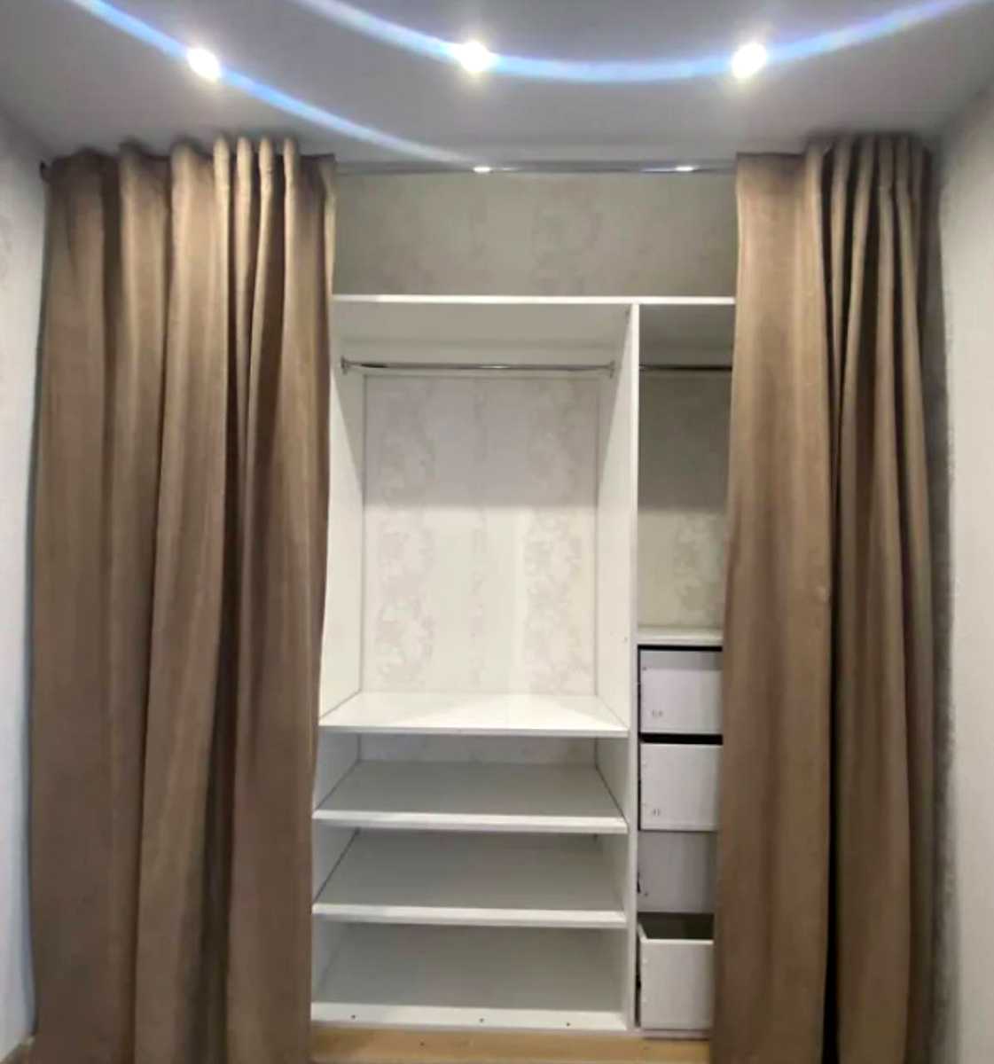 1880123079388350