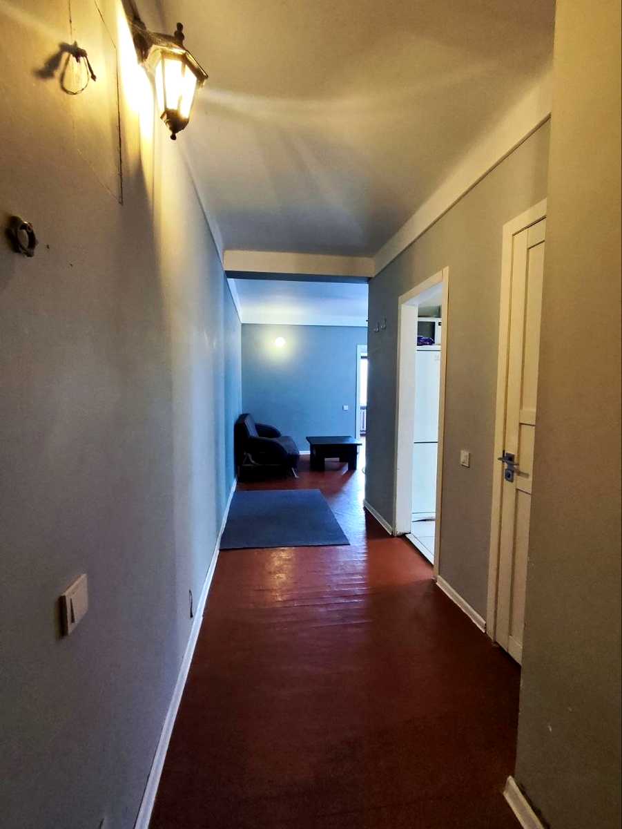 1880123106267856