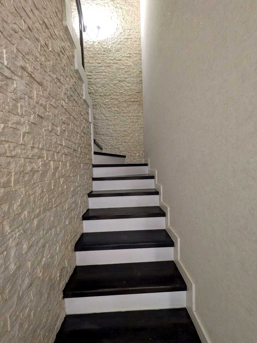 1880125386643295