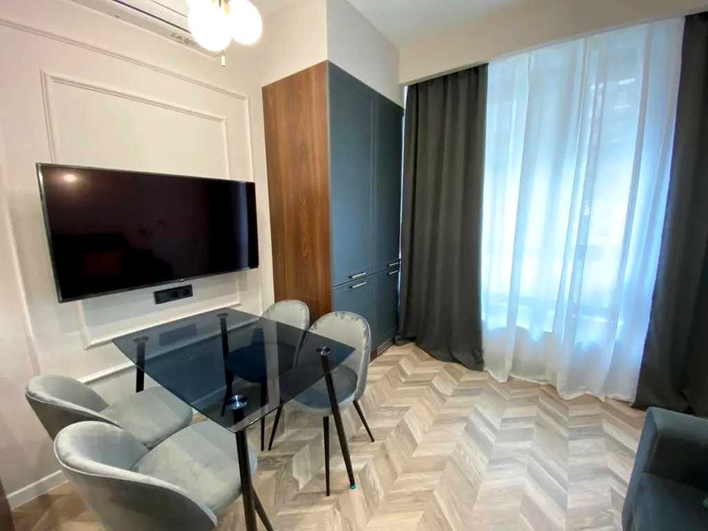 1880125744209363