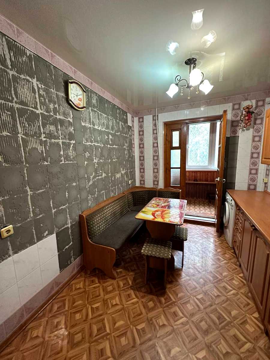 1880128590388178