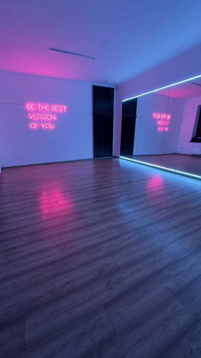 1880128902093950