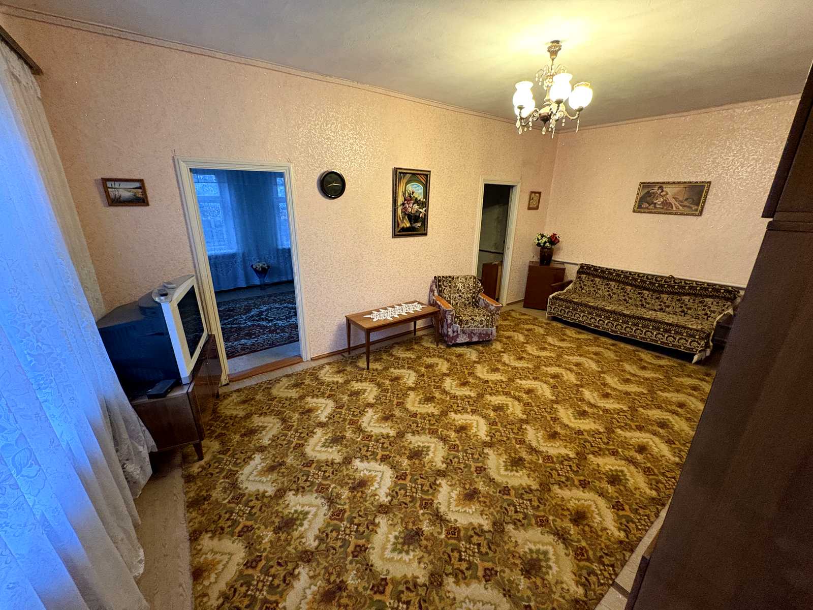 1880138747272296