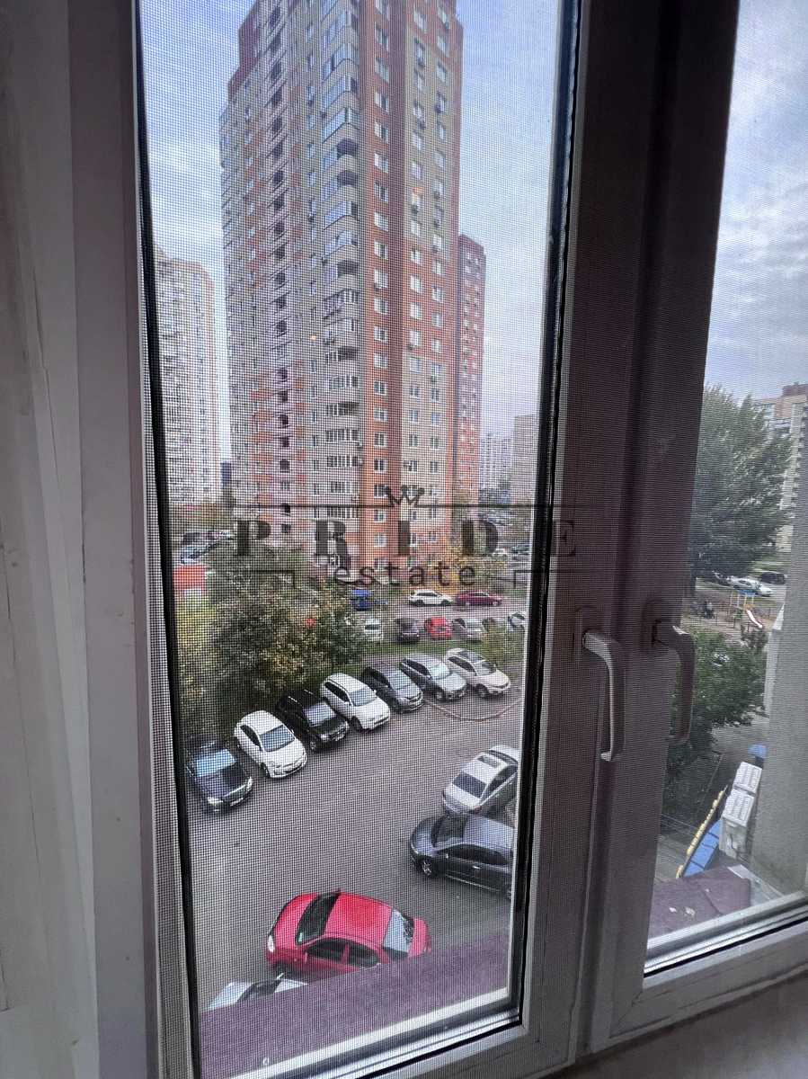 1880145616176359