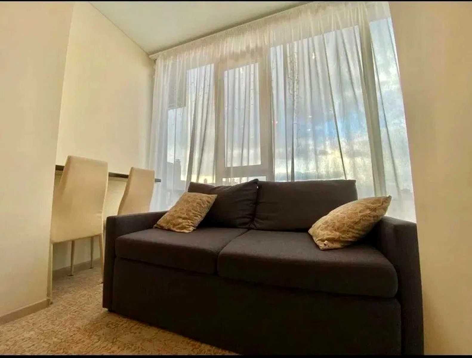 1880149150154825