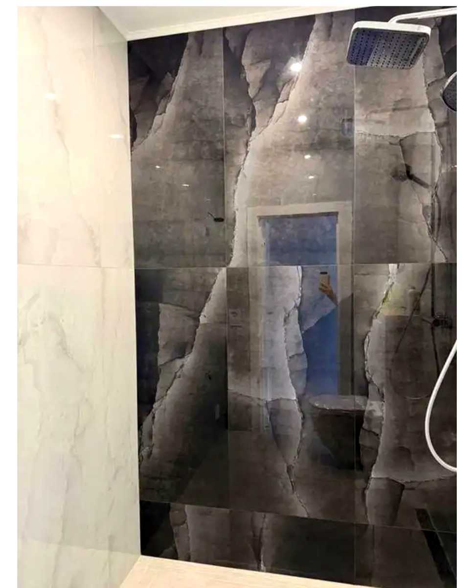 1880189432665372