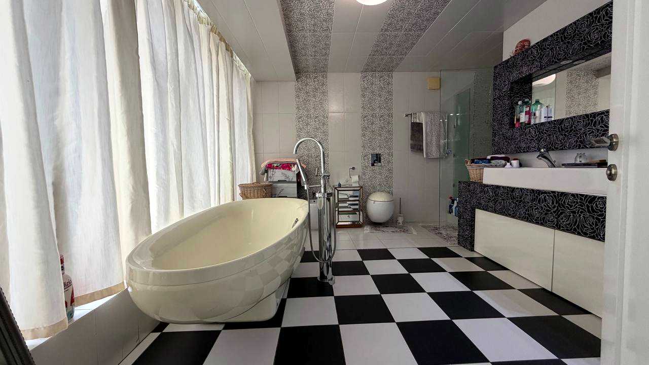 1880193576830014
