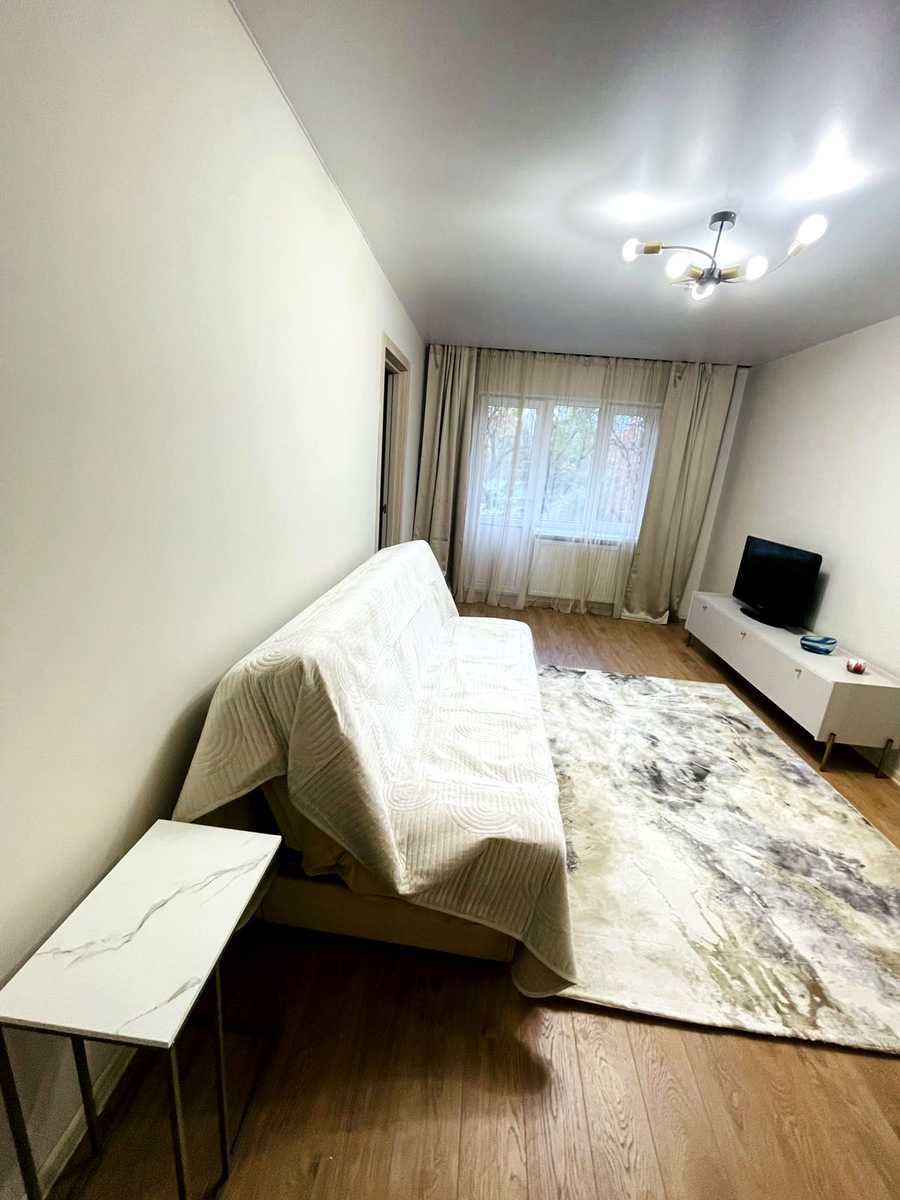 1880194129976565