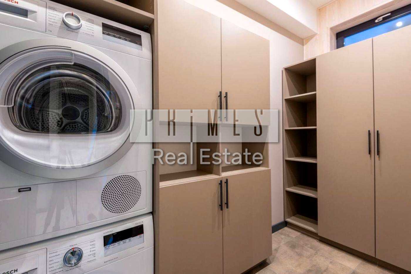 1880198630253694