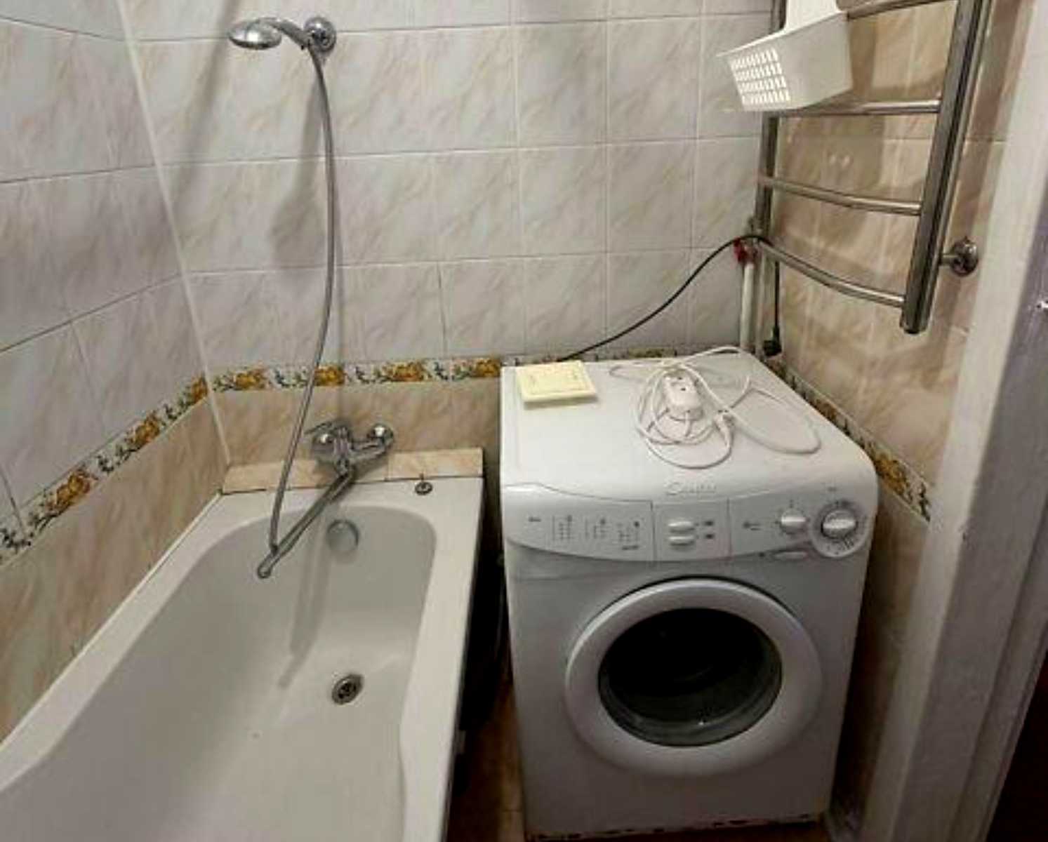1880198926074836