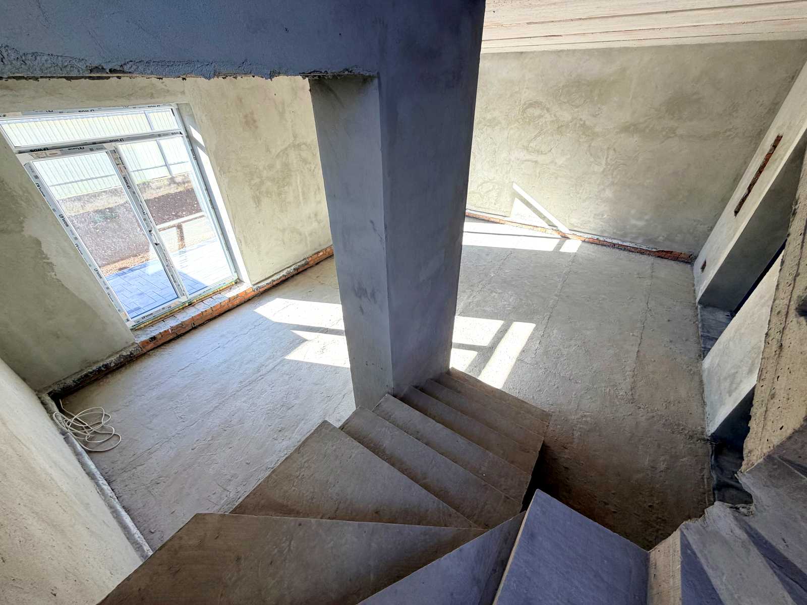 1880200111922493
