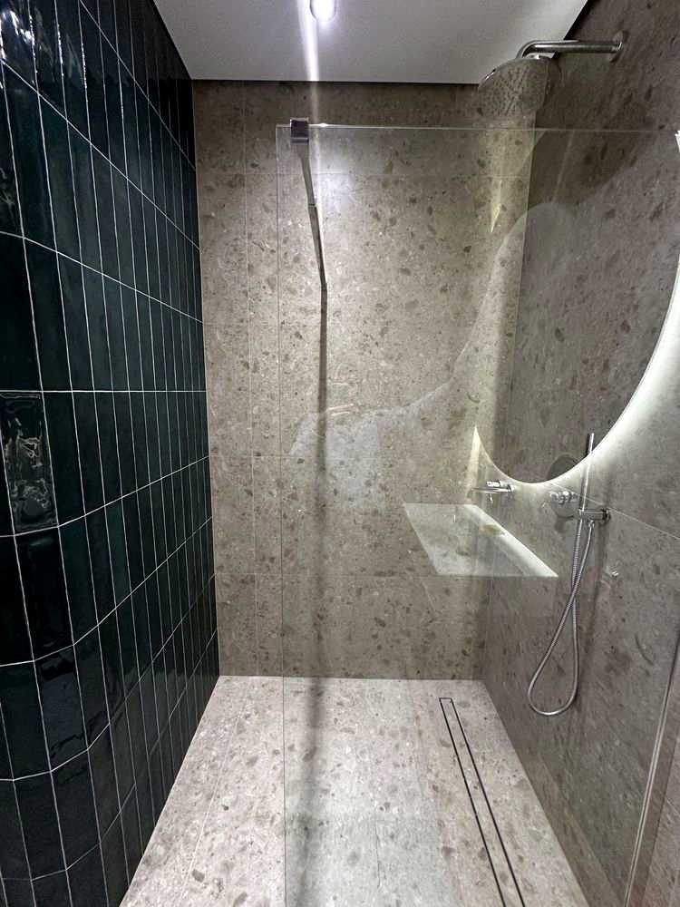 1880204595268889