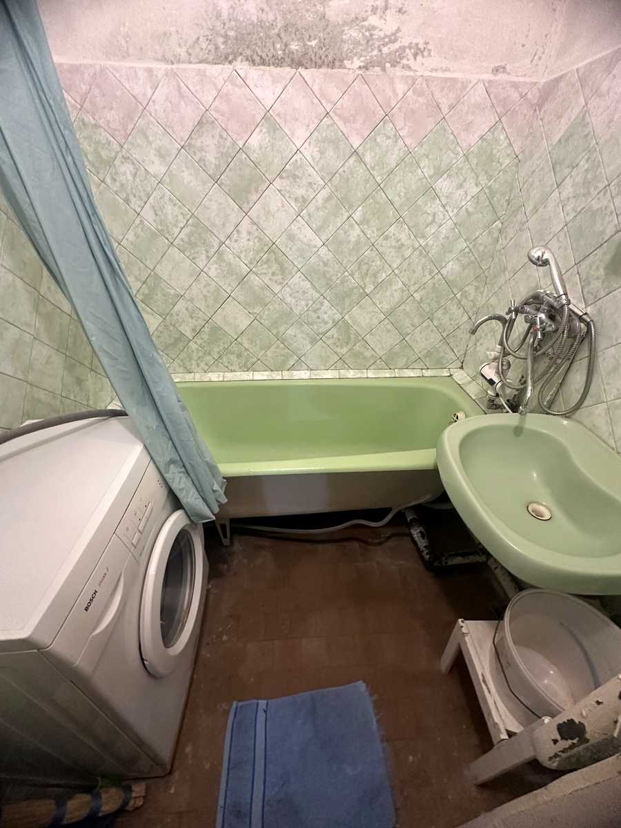 1880204612407304