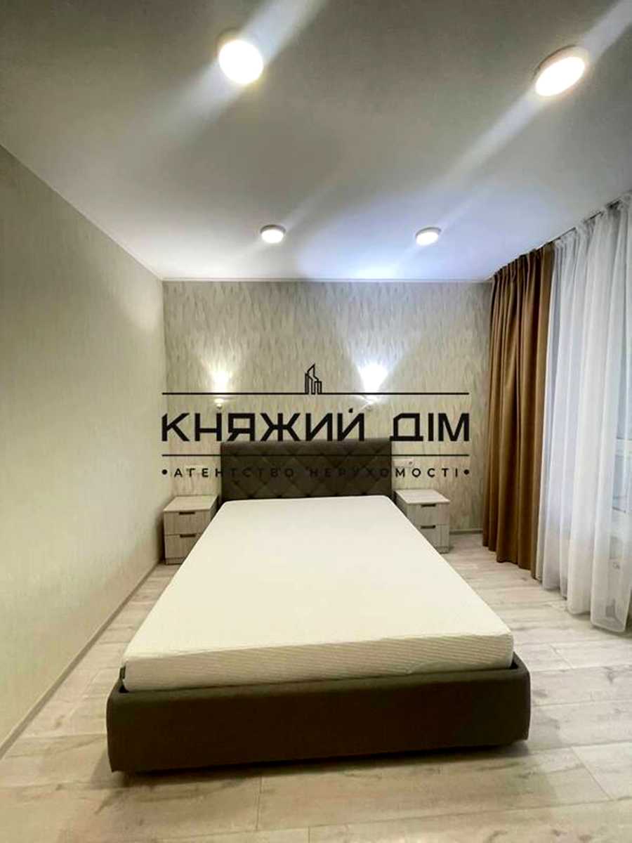 1880204706895306