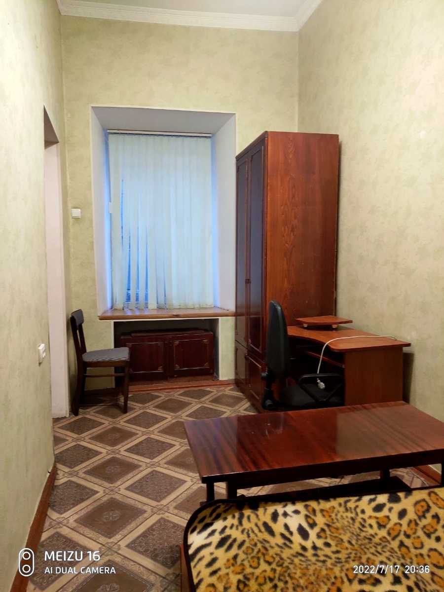 1880205064604032