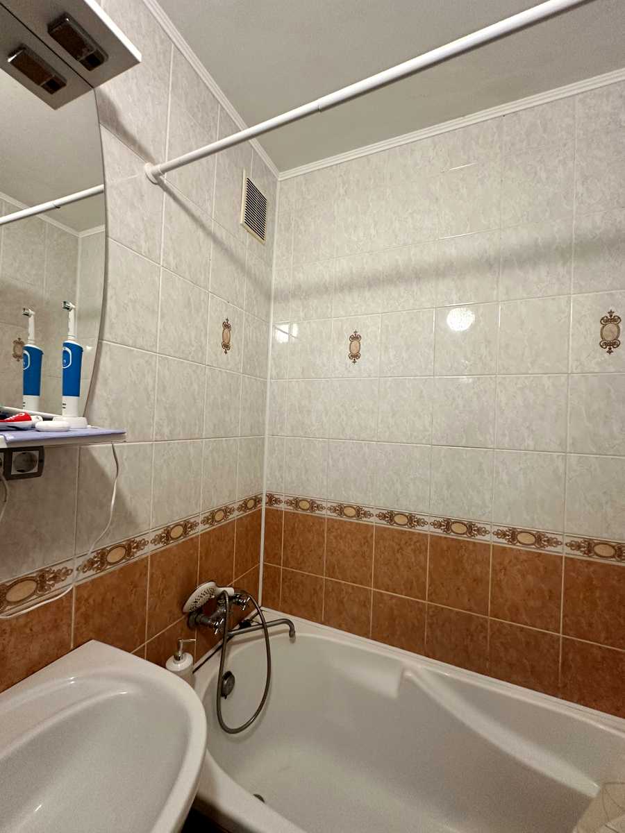 1880209454162598