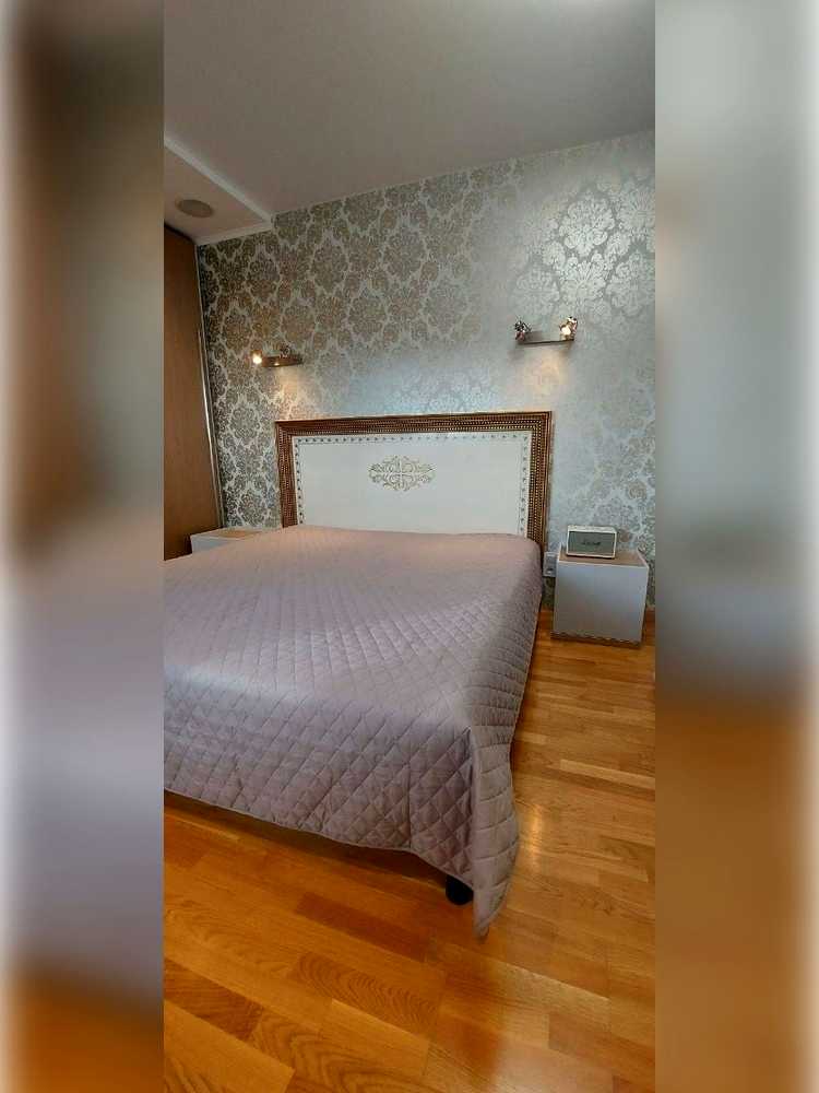1880215204752998