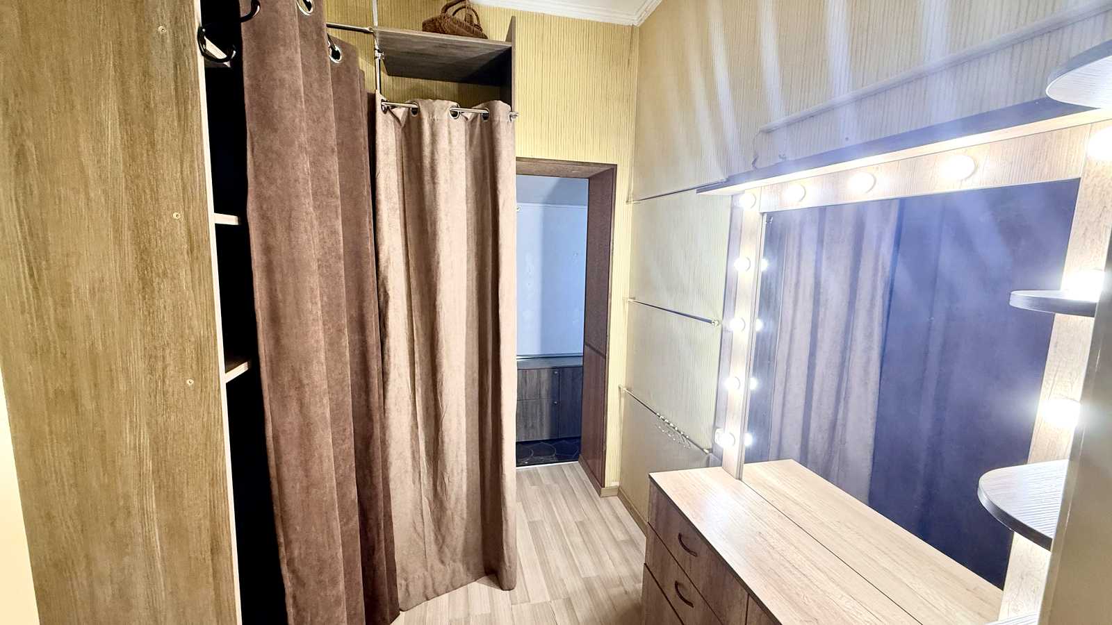 1880217927201338