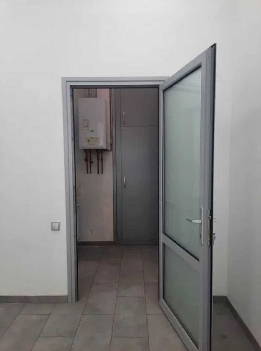 1880219344352885