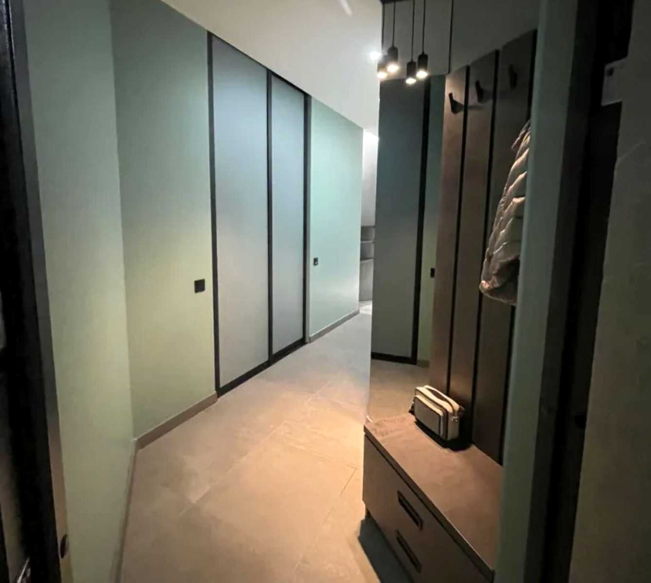 1880226625991072