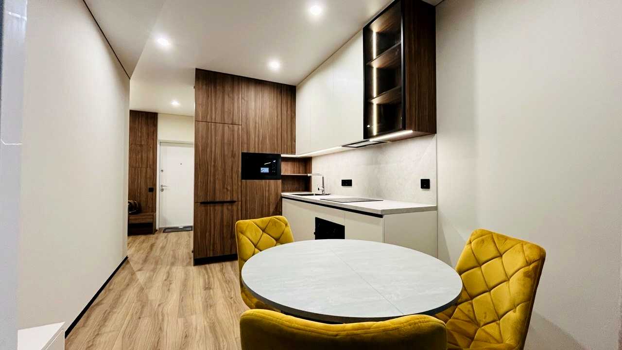 1880234659738558