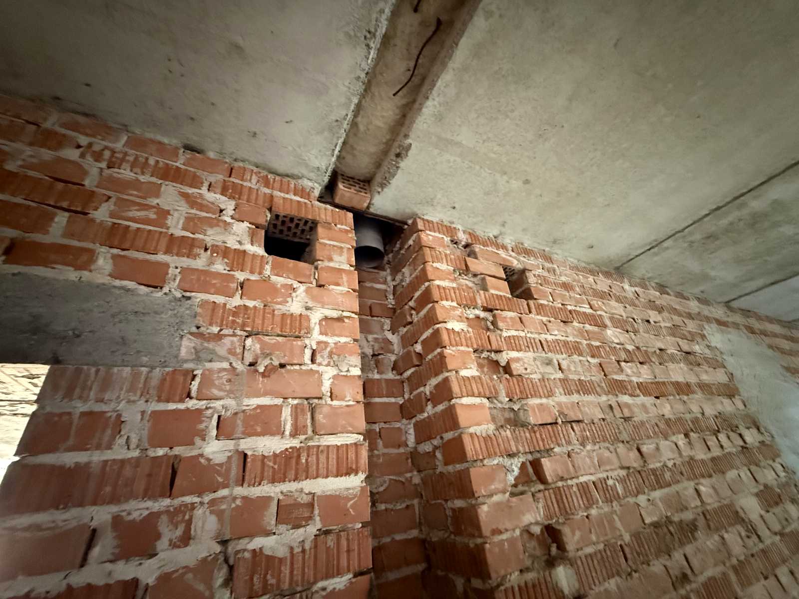 1880238059559928