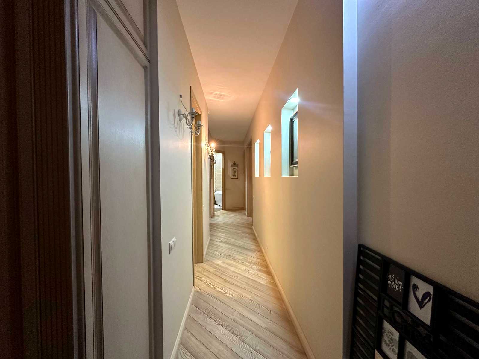 1880238156152407