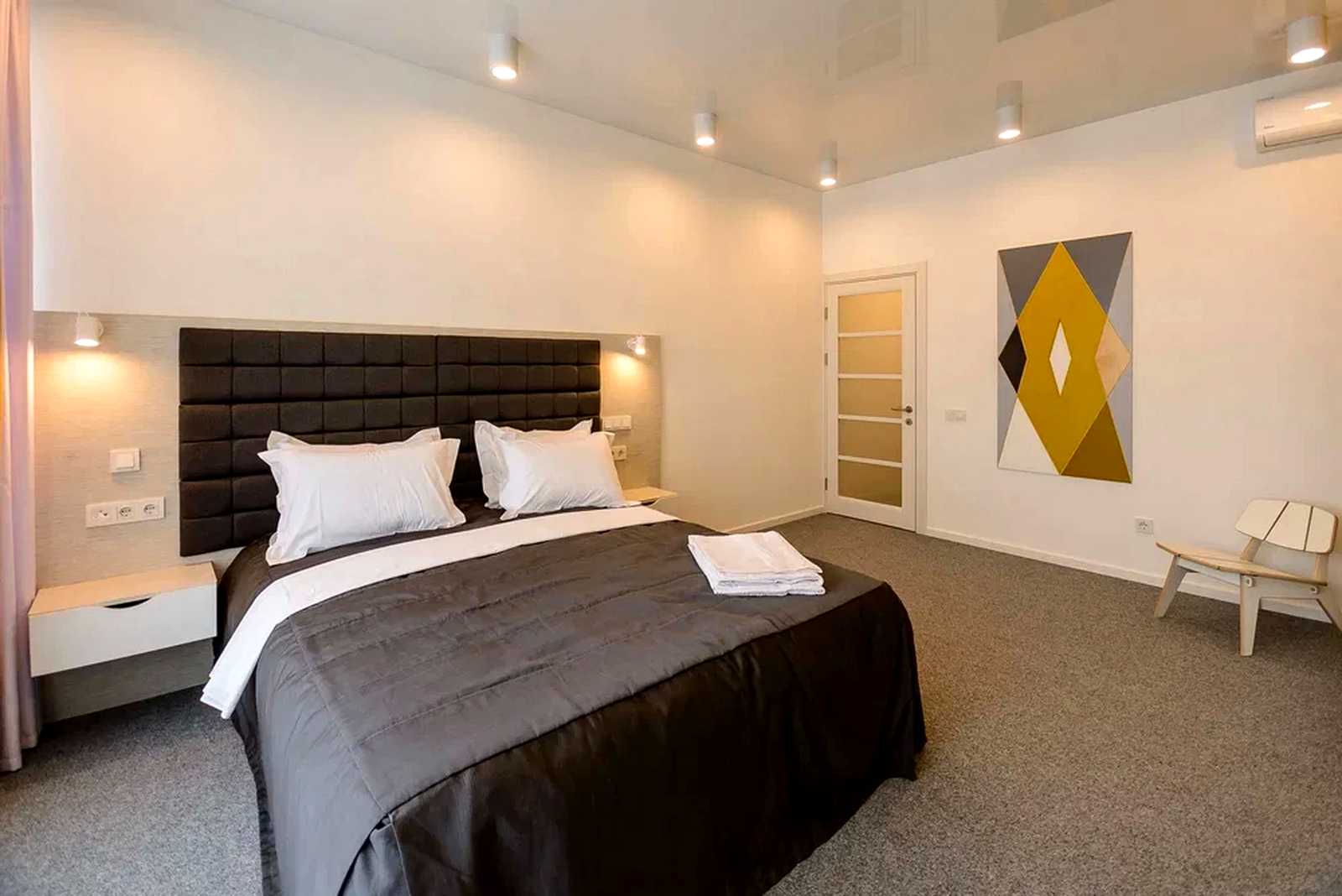 1880274896401359