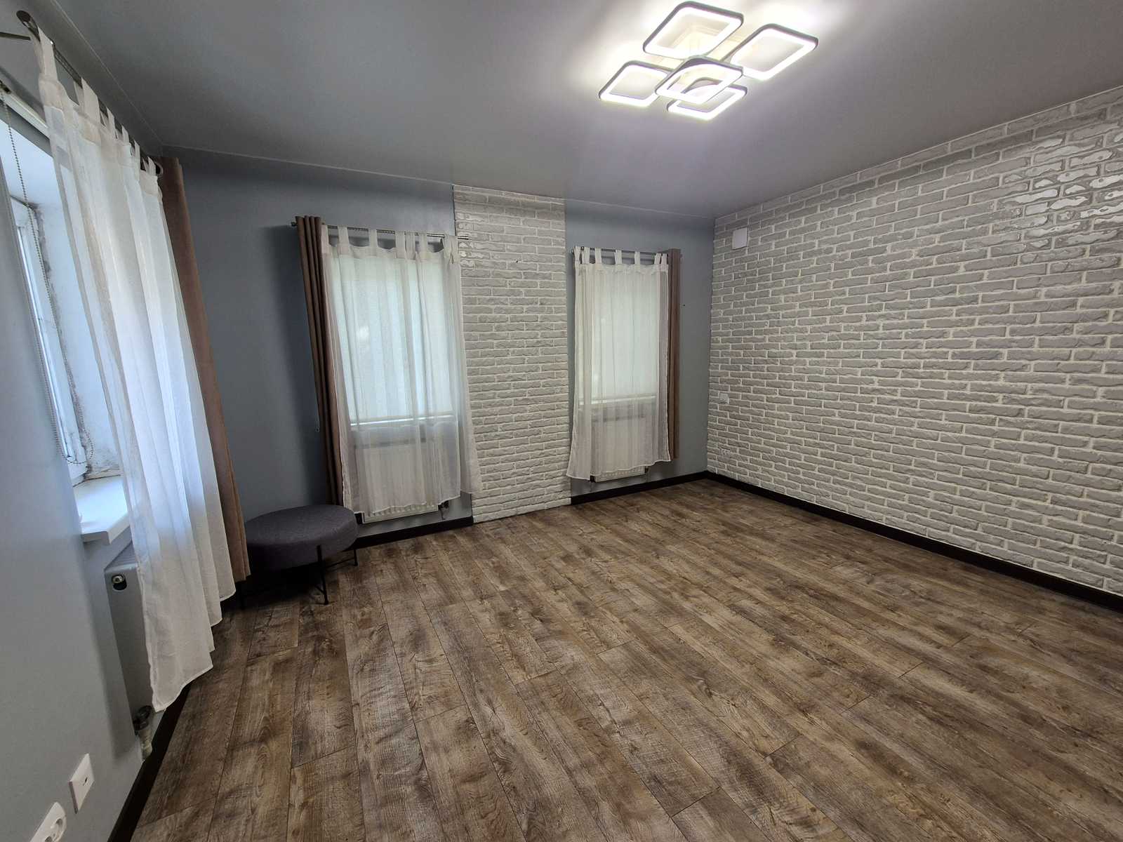 1880277035852636