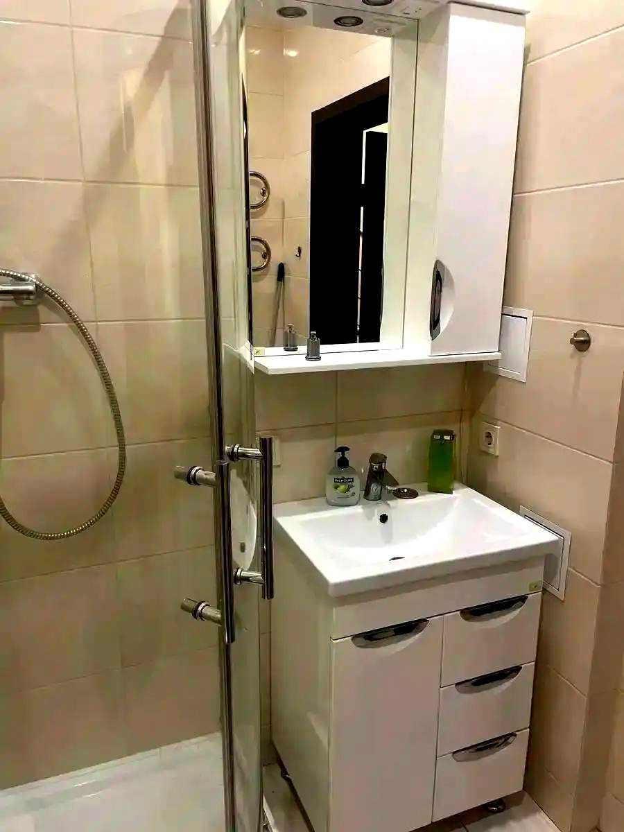 1880282306309472